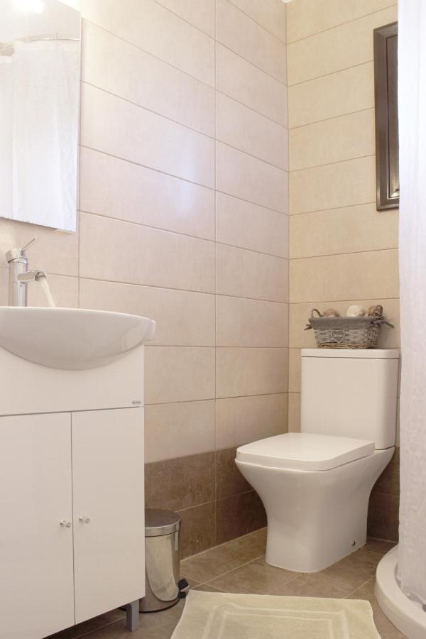 Ayerina First Floor Apartment أريلاز المظهر الخارجي الصورة