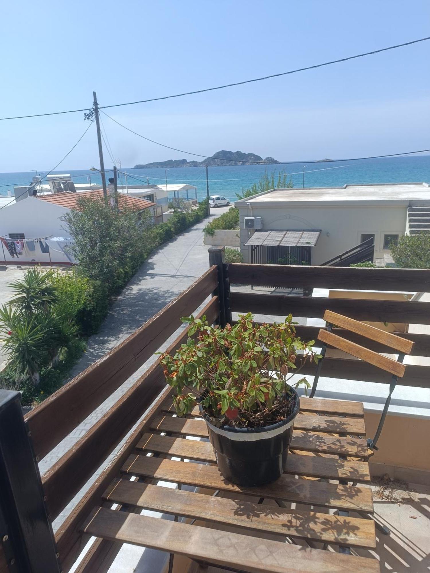 Ayerina First Floor Apartment أريلاز المظهر الخارجي الصورة